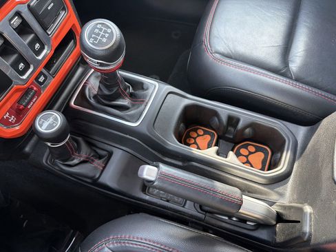 Used 2018 Jeep Wrangler Rubicon AWD/4WD image 31