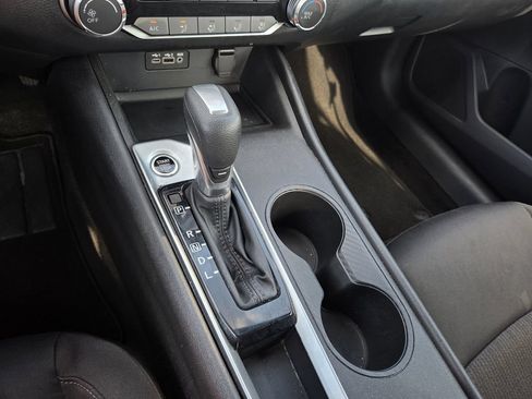 Used 2025 Nissan Altima 2.5 SV FWD image 11