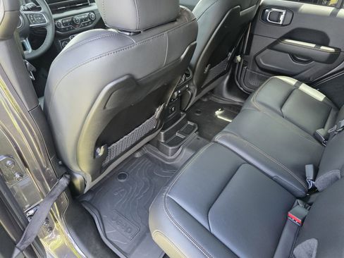 Used 2026 Jeep Wrangler Sahara image 17