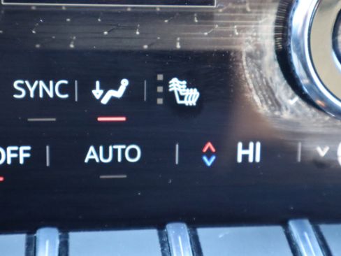 Used 2025 GMC Acadia Elevation image 23