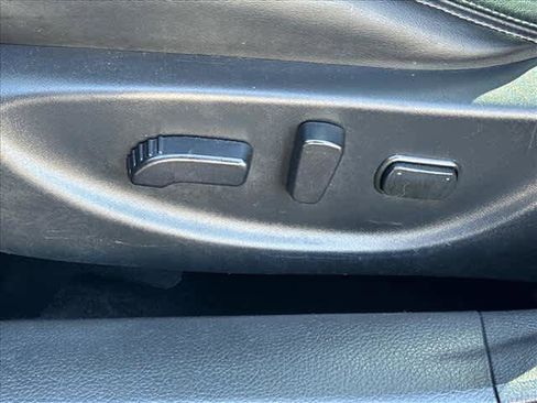 Used 2018 Nissan Maxima Platinum image 17