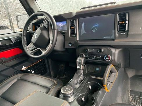 Used 2024 Ford Bronco Badlands image 28