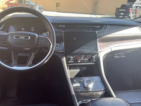 Used 2022 Jeep Grand Cherokee L Limited image 11