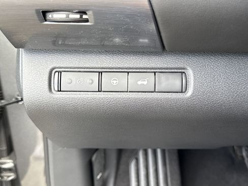 New 2026 Nissan Pathfinder SL FWD image 12
