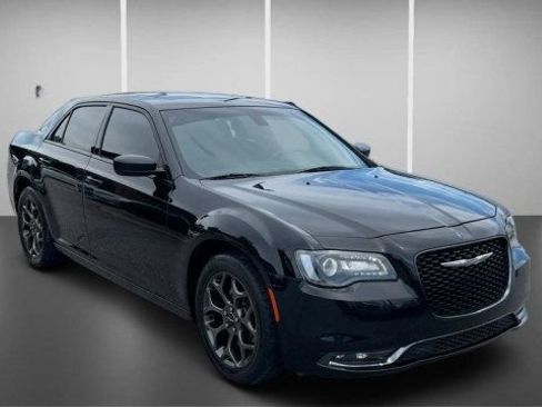 Used 2018 Chrysler 300 S AWD/4WD image 2