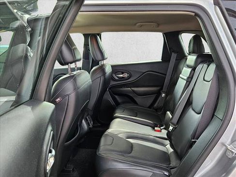 Used 2016 Jeep Cherokee Limited AWD/4WD image 16