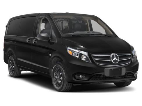 Used 2023 Mercedes-Benz Metris image 6