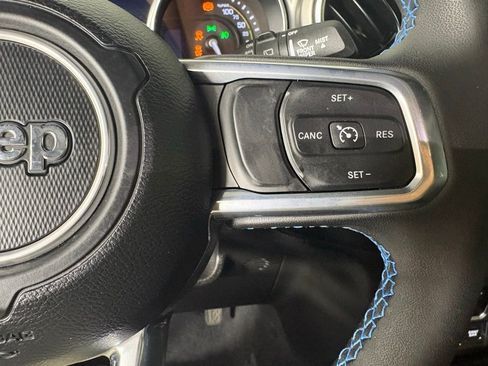 Used 2023 Jeep Wrangler Unlimited Rubicon 4xe AWD/4WD image 22