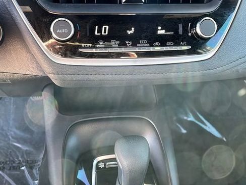 Used 2025 Toyota Corolla SE image 13