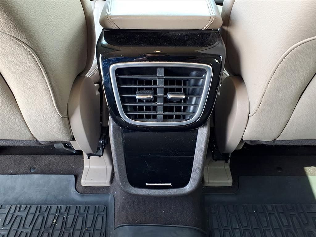 Used 2023 Lincoln Nautilus AWD image 6