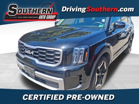 Used 2023 Kia Telluride S AWD/4WD image 1