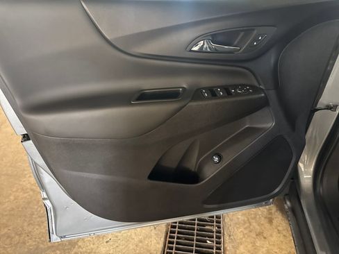 Used 2024 Chevrolet Equinox LT AWD/4WD image 15