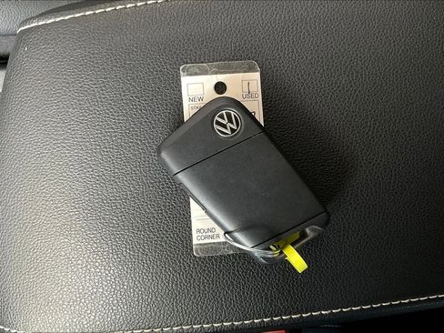 Used 2022 Volkswagen Tiguan SE image 23