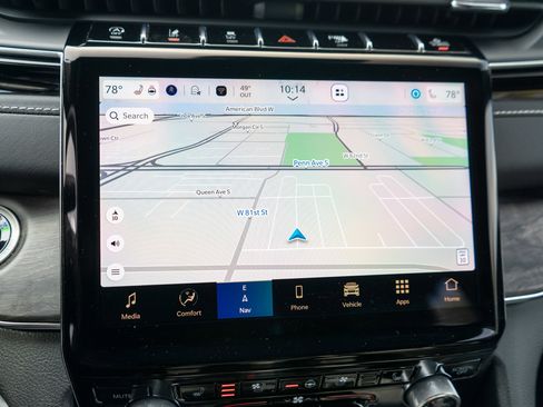 Used 2023 Jeep Grand Cherokee Overland w/ Adv Protech Group III AWD/4WD image 19