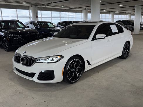 Used 2023 BMW 540i w/ M Sport Package RWD image 4