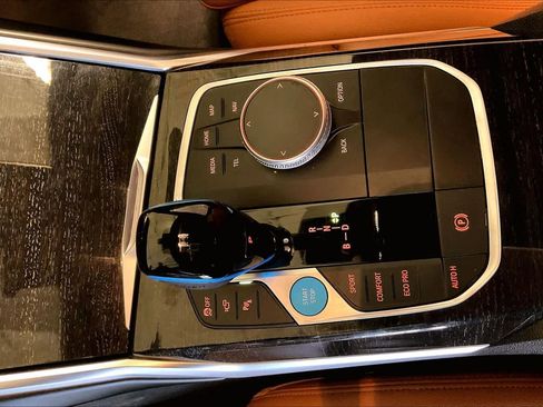 Used 2023 BMW i4 eDrive35 image 15