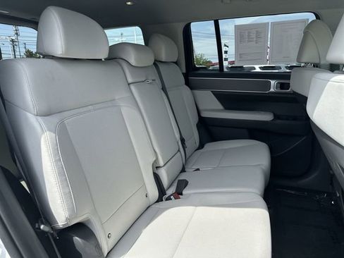Used 2025 Hyundai Santa Fe SE AWD/4WD image 28