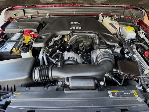 Used 2021 Jeep Wrangler Sport AWD/4WD image 32