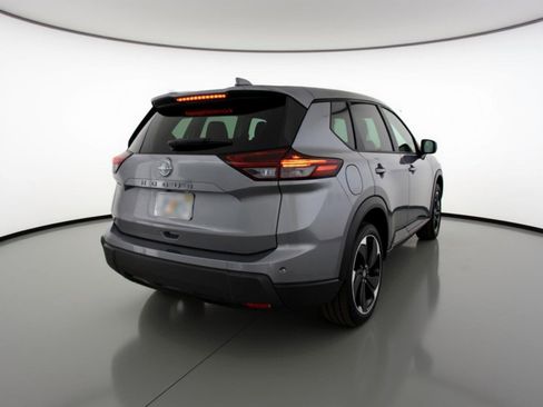 Used 2025 Nissan Rogue SV FWD image 9