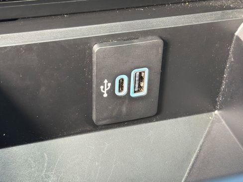 Used 2025 Ford F250 Platinum image 44