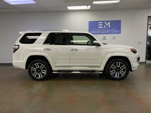 Used 2020 Toyota 4Runner Limited AWD/4WD image 6