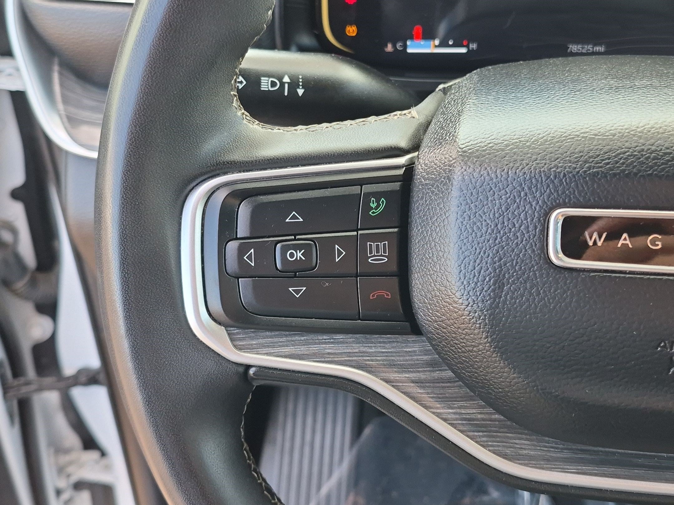 Used 2024 Jeep Wagoneer L Series II w/ Flexible Seating Group AWD/4WD image 17
