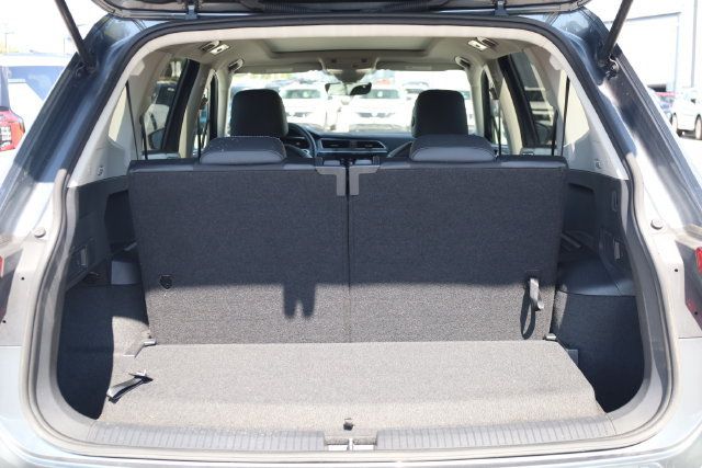 Used 2023 Volkswagen Tiguan SE w/ Panoramic Sunroof Package FWD image 28