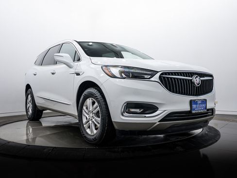 Used 2020 Buick Enclave Essence image 1