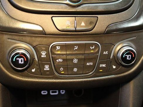 Used 2022 Chevrolet Equinox RS image 28