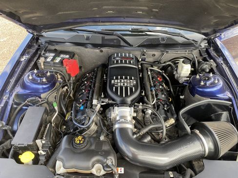 Used 2011 Ford Mustang GT Premium w/ Brembo Brake Pkg image 11