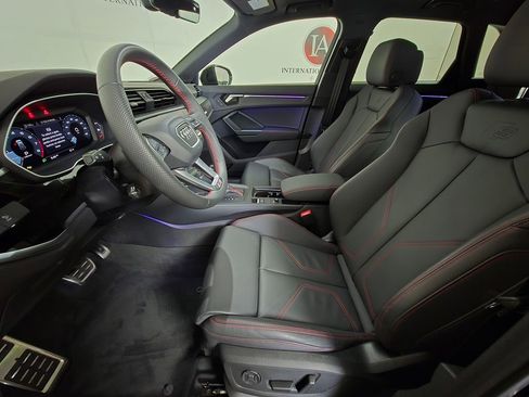 Certified 2025 Audi Q3 2.0T Premium Plus w/ Premium Plus Package image 18