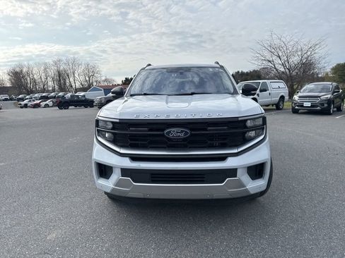 Used 2025 Ford Expedition Platinum image 2