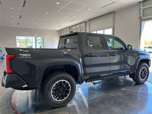 New 2025 Toyota Tacoma TRD Off-Road image 8