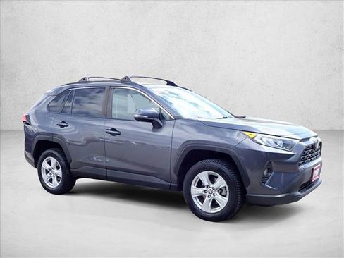 Used 2021 Toyota RAV4 XLE AWD/4WD image 6