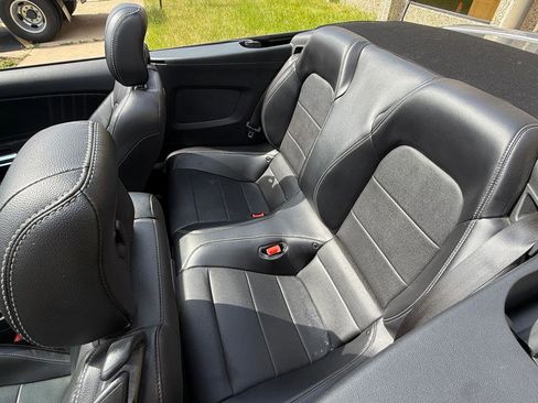 Used 2020 Ford Mustang Premium RWD image 19