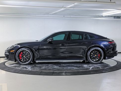Used 2019 Porsche Panamera GTS image 2