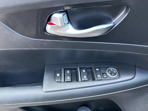 Used 2023 Kia Forte GT-Line w/ GT-Line Technology Package FWD image 9