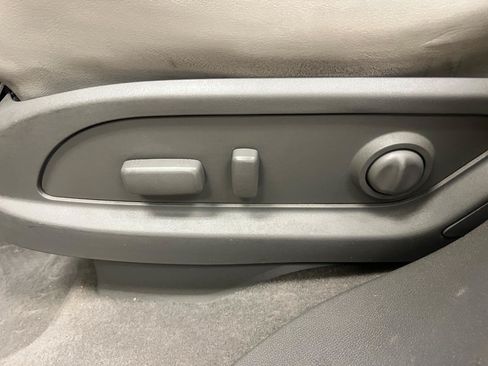 Used 2014 Chevrolet Traverse LT FWD image 32