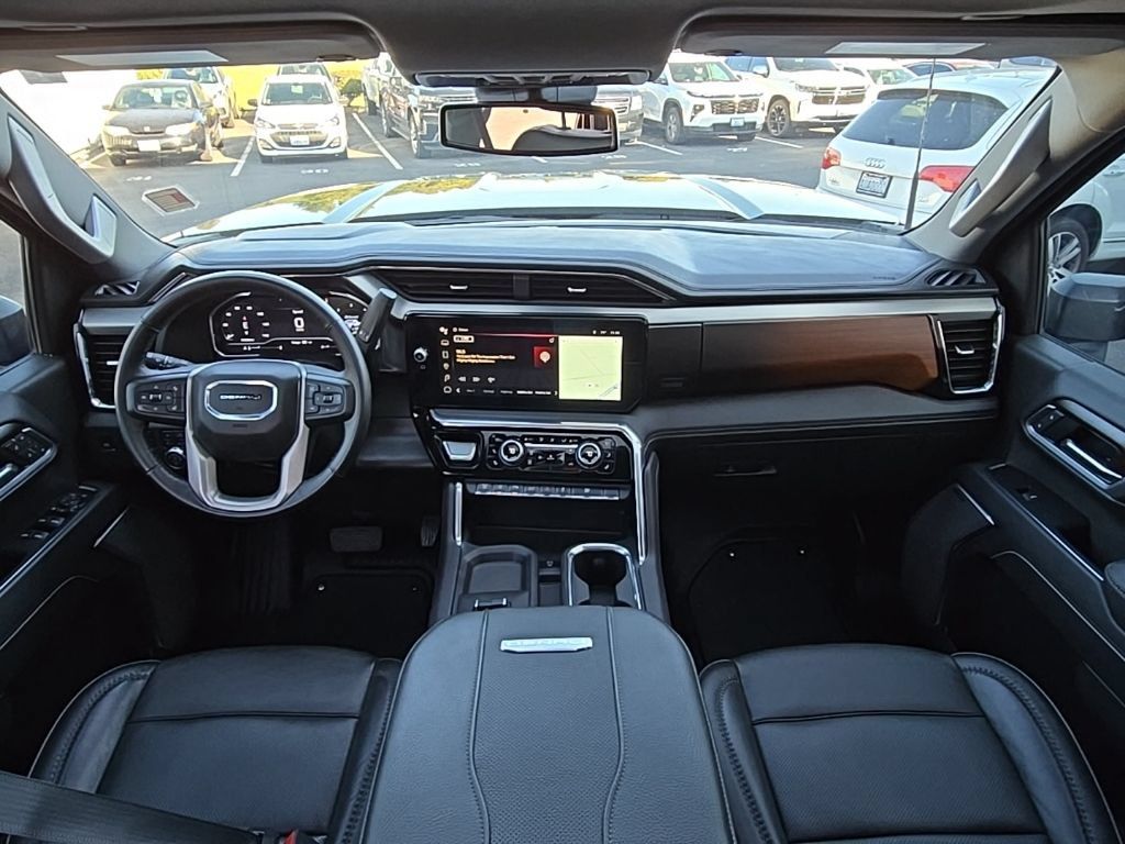 Used 2025 GMC Sierra 3500 Denali AWD/4WD image 29