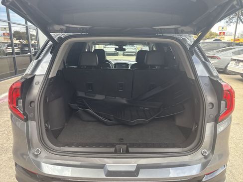 Used 2021 GMC Terrain SLT w/ Elevation Edition image 18
