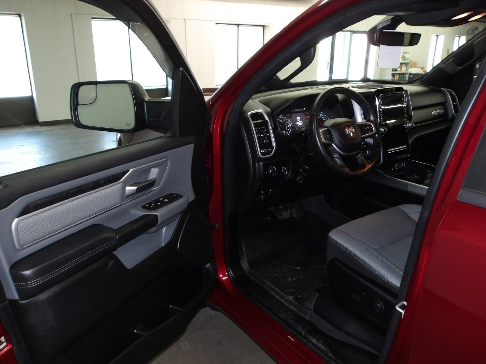Used 2023 RAM 1500 Big Horn AWD/4WD image 8