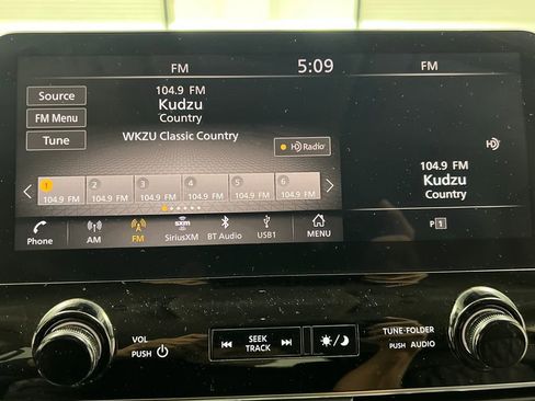 Used 2024 Nissan Armada Platinum w/ Captain's Chairs Package image 74