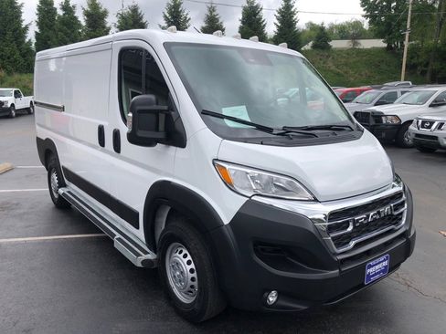 Used 2025 RAM ProMaster 2500 w/ U-Haul Equipment Group FWD image 7