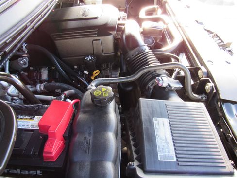 Used 2013 GMC Yukon XL Denali image 37