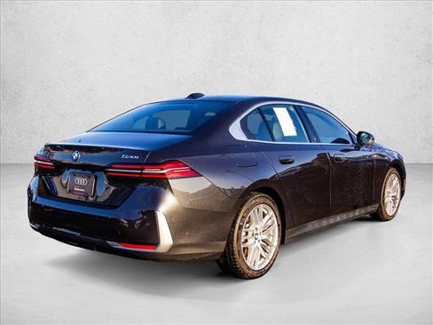 Used 2024 BMW 530i xDrive w/ Premium Package image 5