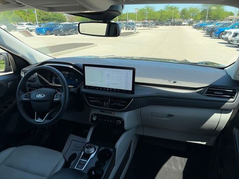 Used 2023 Ford Escape Platinum AWD/4WD image 35