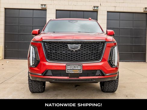 Used 2025 Cadillac Escalade Sport Platinum AWD/4WD image 4