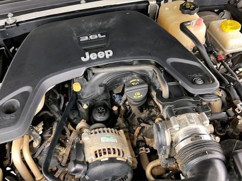 Used 2019 Jeep Wrangler Sport image 28