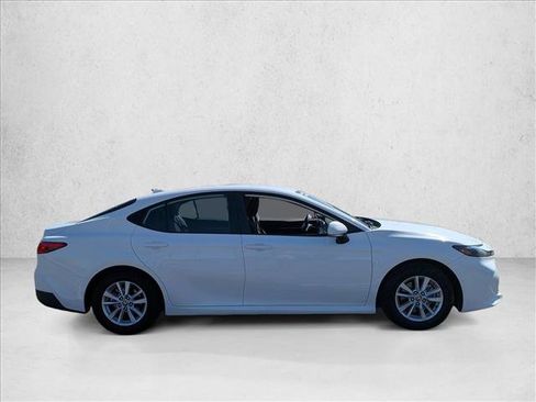 Used 2025 Toyota Camry LE FWD image 4