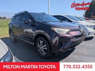 Used 2017 Toyota RAV4 LE FWD video 1